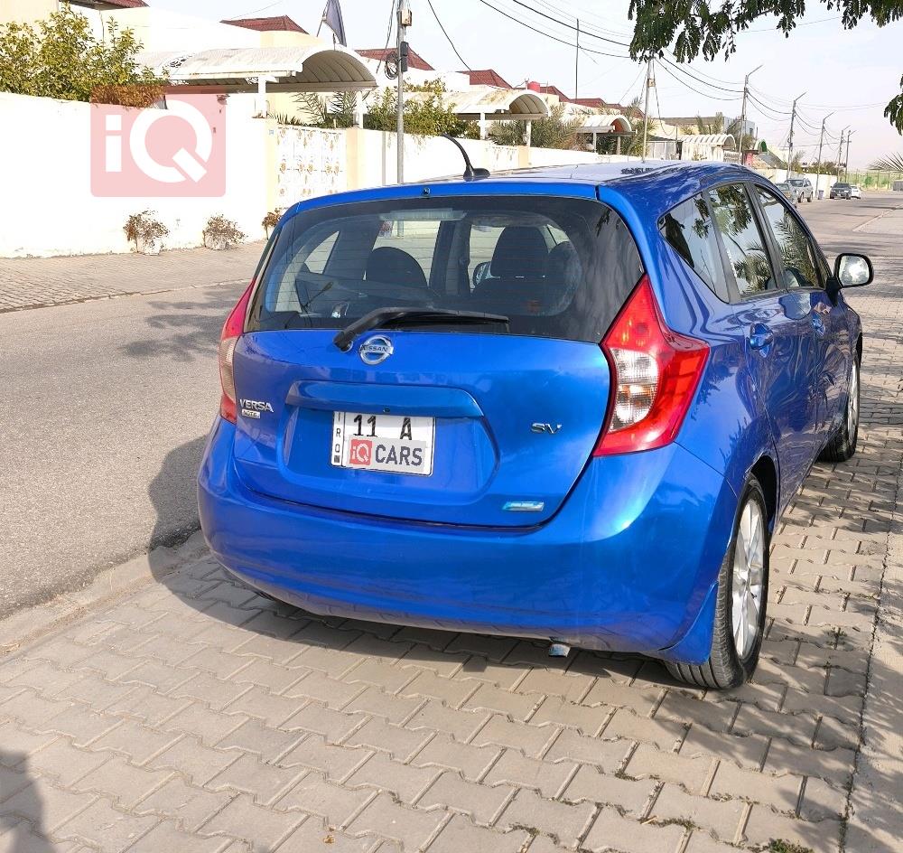 نيسان فيرسا